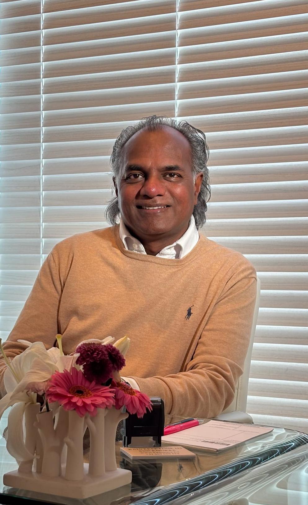 Dr. Raja De Beer